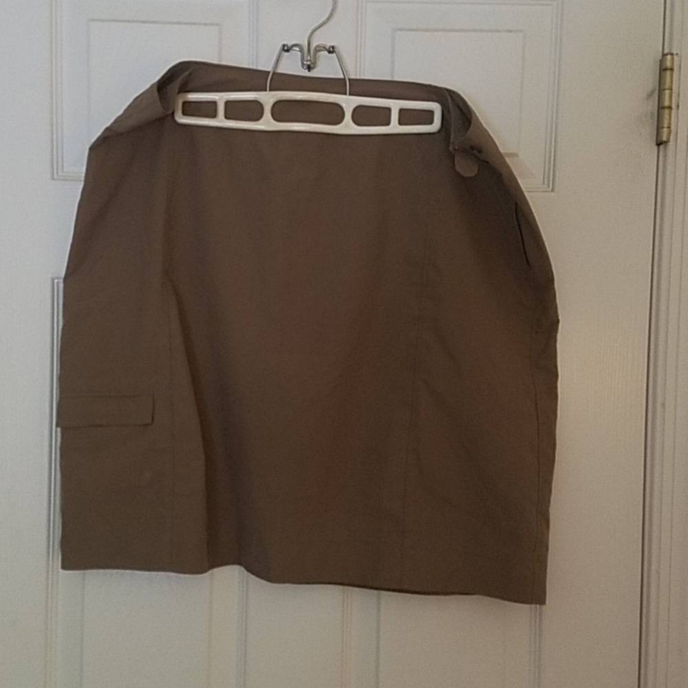 Sahalie Tan Travel Skirt Size 16